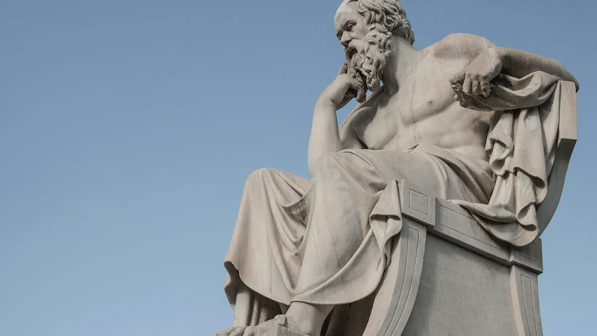 Sócrates y su reflexión sobre la confianza y la amistad: "El amigo debe ser como el dinero; antes de necesitarlo, es necesario conocer su valor"