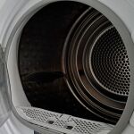 Precio de la luz hoy, domingo 1 de marzo, por horas: la mejor hora para poner la primera lavadora del mes