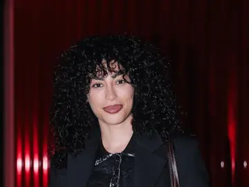 La actriz Mina El Hammani Look de Mina El Hammani para el desfile de Dolce&Gabbana en la Semana de la Moda de Milán.