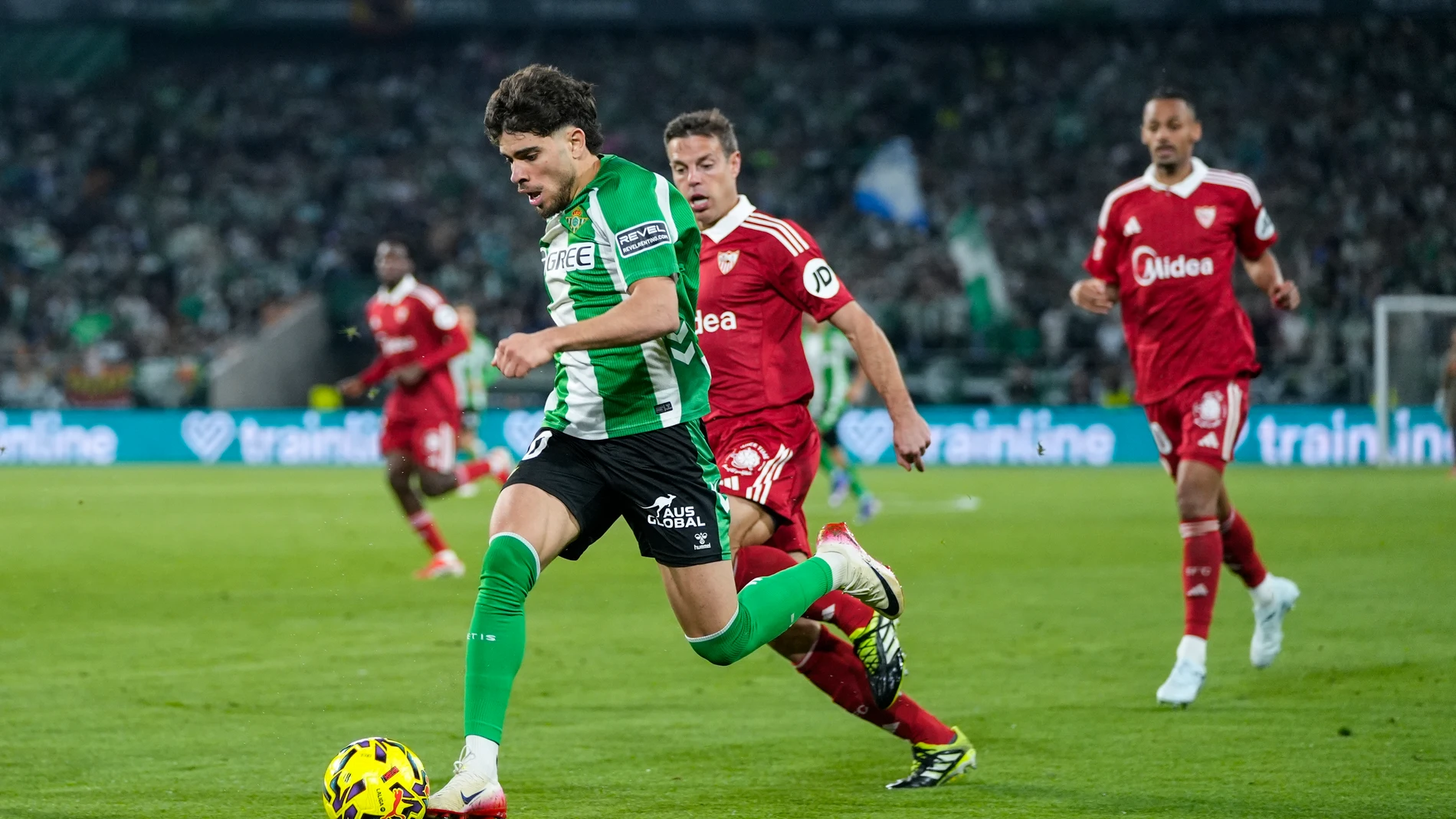 Abde Ezzalzouli of Real Betis in action during the Spanish league, LaLiga EA Sports, football match played between Real Betis and Sevilla FC at La Cartuja stadium on March 1, 2026, in Sevilla, Spain. AFP7 01/03/2026 ONLY FOR USE IN SPAIN