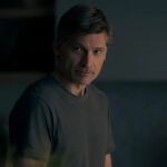 El eterno Jamie Lannister de "Juego de Tronos" vuelve a las pantallas al lado de Jennifer Garner en Apple TV