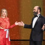 Rigoberta Bandini y Luis Tosar en los Premios Goya 2026.