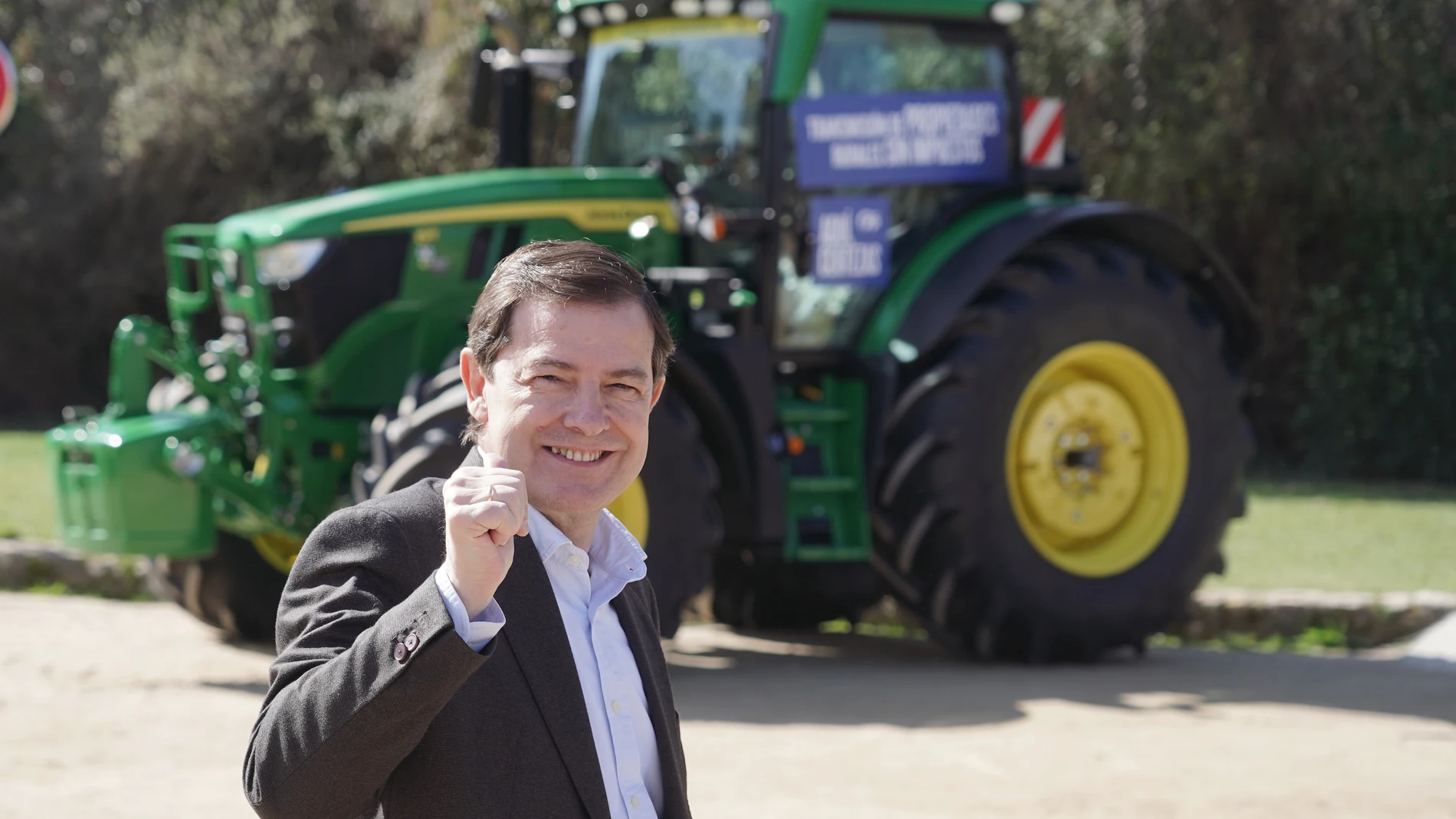 Mañueco emprende desde Segovia la "caravana hacia las tres mejores"