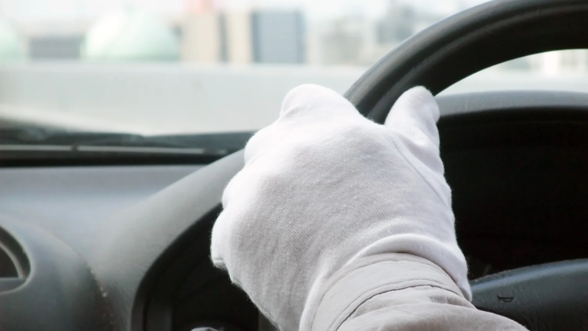 La Justicia avala la improcedencia del despido de un trabajador por conducir ebrio el coche de empresa durante un permiso por fallecimiento