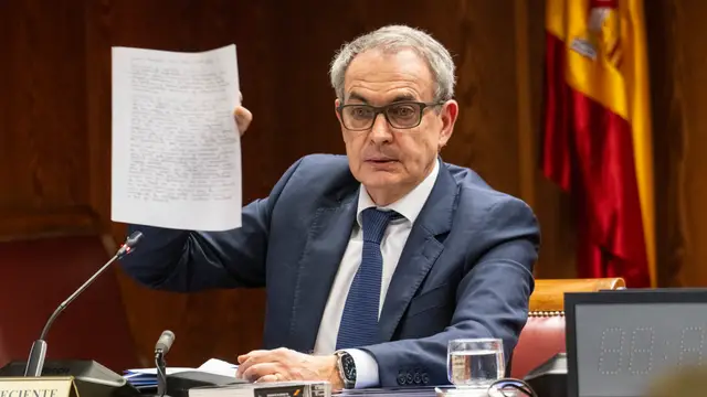 Zapatero declara en la comisión Koldo del Senado sobre el rescate de Plus Ultra. David Jar Zapatero declara en la comisión Koldo del Senado sobre el rescate de Plus Ultra