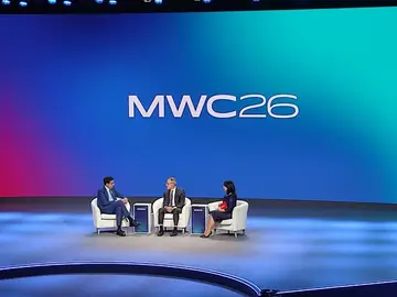 El ministro para la Transformación Digital y de la Función Pública, Óscar López, y el vicepresidente de Asuntos Legales de Amazon, David Zapolsky, en el MWC 2026 El ministro para la Transformación Digital y de la Función Pública, Óscar López, y el vicepresidente de Asuntos Legales de Amazon, David Zapolsky, en el MWC 2026 EUROPA PRESS 02/03/2026