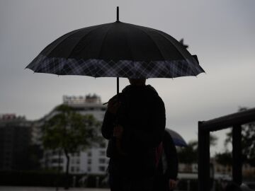 La borrasca Regina dejar&aacute; lluvias hasta el jueves, cuando ser&aacute;n generalizadas en Pen&iacute;nsula y Baleares, seg&uacute;n AEMET