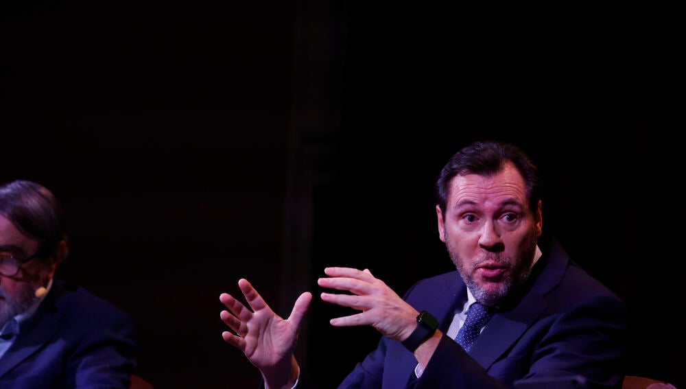 El ministro de Transportes, Óscar Puente, participa en los Desayunos del Ateneo