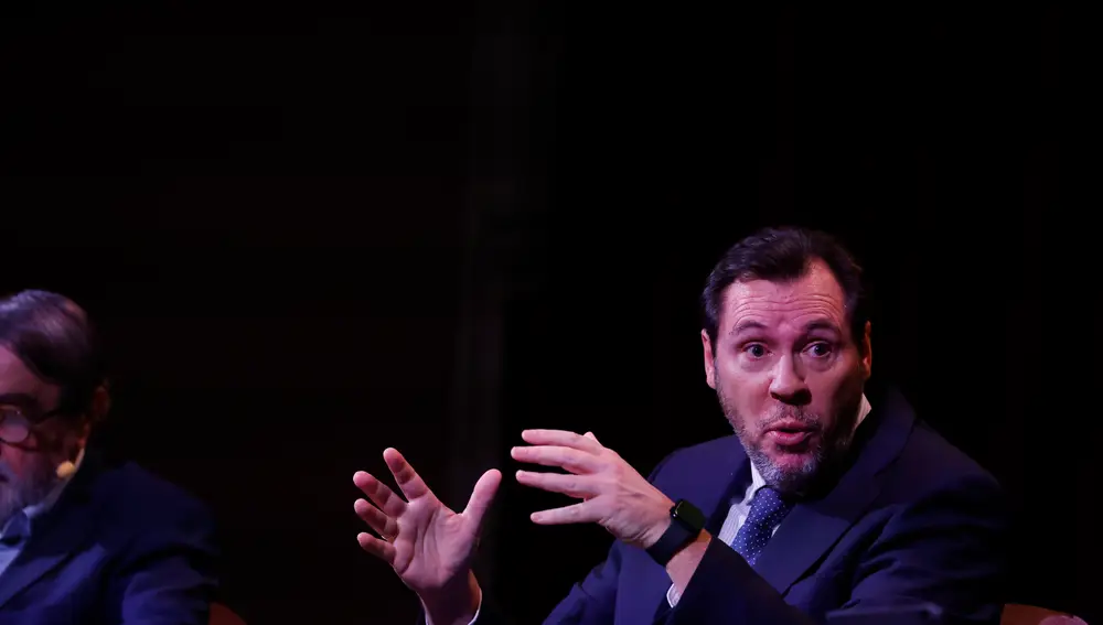 El ministro de Transportes, Óscar Puente, participa en los Desayunos del Ateneo