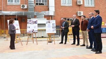 El presidente de la Comunidad, Fernando L&oacute;pez Miras, ha visitado hoy en Santomera el Instituto de Educaci&oacute;n Secundaria Poeta Juli&aacute;n And&uacute;ga