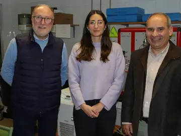 La investigadora Ágata González junto a José Ramón Jiménez y José María Fernández en la Escuela Politécnica Superior de Belmez. La investigadora Ágata González junto a José Ramón Jiménez y José María Fernández en la Escuela Politécnica Superior de Belmez.