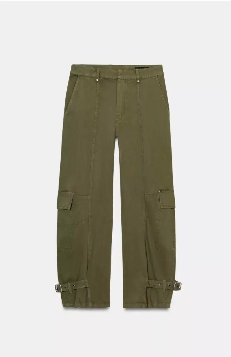 Pantalones cargo.