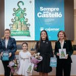 La alcaldesa de Castell&oacute;n, Bego&ntilde;a Carrasco, acompa&ntilde;ada de las reinas de las Fiestas, Clara Sanz y Ana Col&oacute;n, y la directora territorial de Cajamar en Castell&oacute;n, Mar Mart&iacute;