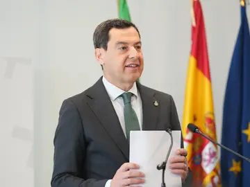 Moreno inaugura las nuevas instalaciones del Hospital Universitario Costa del Sol El presidente de la Junta de Andalucía, Juanma Moreno, interviene en el acto inaugural en de las nuevas instalaciones del Hospital Universitario Costa del Sol. A 3 de marzo de 2026 en Marbella, Málaga (Andalucía, España). Las nuevas instalaciones del Hospital Universitario Costa del Sol acogen, desde hoy tres de marzo, el área de Admisión y Atención a la Ciudadanía, Consultas Externas y Farmacia Hospitalaria. Esta nueva ampliación prioriza la cercanía de la asistencia médica a la población, r...