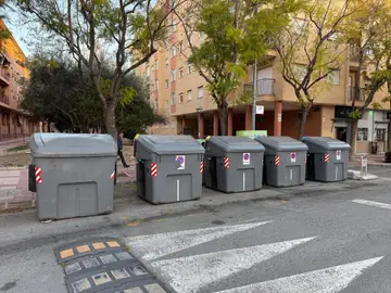 Los vecinos reclaman el soterramiento de los contenedores Los vecinos reclaman el soterramiento de los contenedores