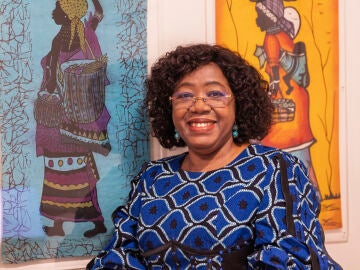 Entrega de la 17&ordf; edici&oacute;n del Premio Harambee a la Promoci&oacute;n e Igualdad de la Mujer Africana, que este a&ntilde;o ha reca&iacute;do en la l&iacute;der pol&iacute;tica marfile&ntilde;a Euphrasie Kouassi Yao (c).-EFE/ Harambee ONG***SOLO USO EDITORIAL/SOLO DISPONIBLE PARA ILUSTRAR LA NOTICIA QUE ACOMPA&Ntilde;A (CR&Eacute;DITO OBLIGATORIO)***
