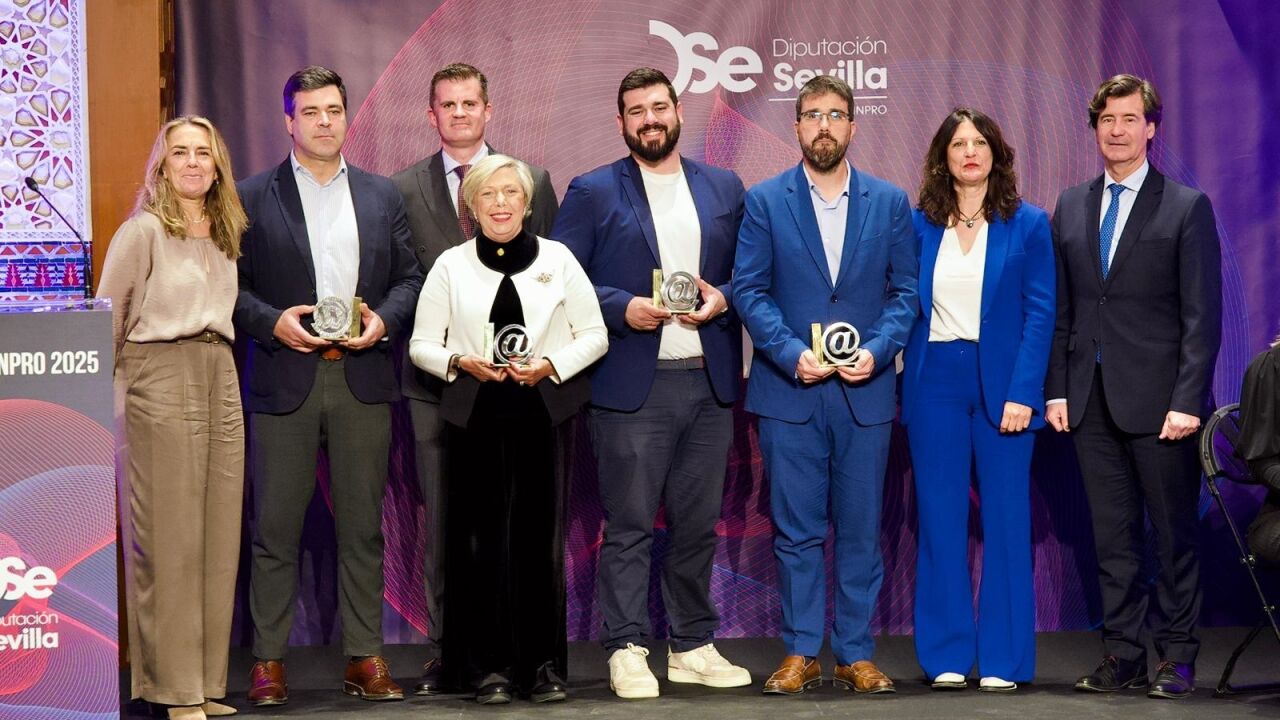 La Diputación de Sevilla incorpora el premio 'startup tech' y reconoce a la US por su labor de innovación y digitalización