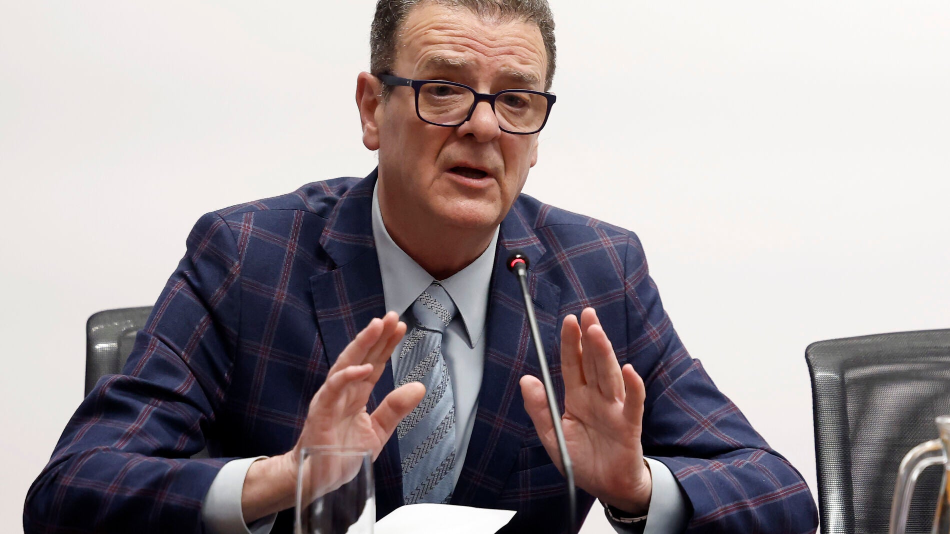 Anticorrupción sigue la pista del "bar Franky" por las facturas falsas de Acciona a la "trama Koldo"