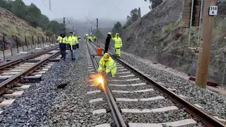 Trabajos en las vías siniestradas en Adamuz Trabajos en las vías siniestradas en Adamuz