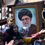 Ir&aacute;n celebrar&aacute; tres d&iacute;as de funeral de Estado en honor a Jamenei