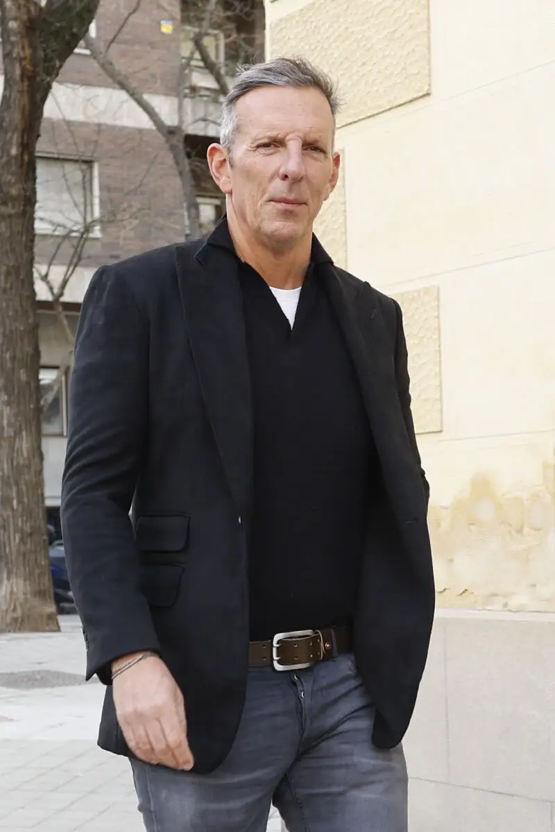 Joaquín Prat en la capilla ardiente de Fernando Ónega