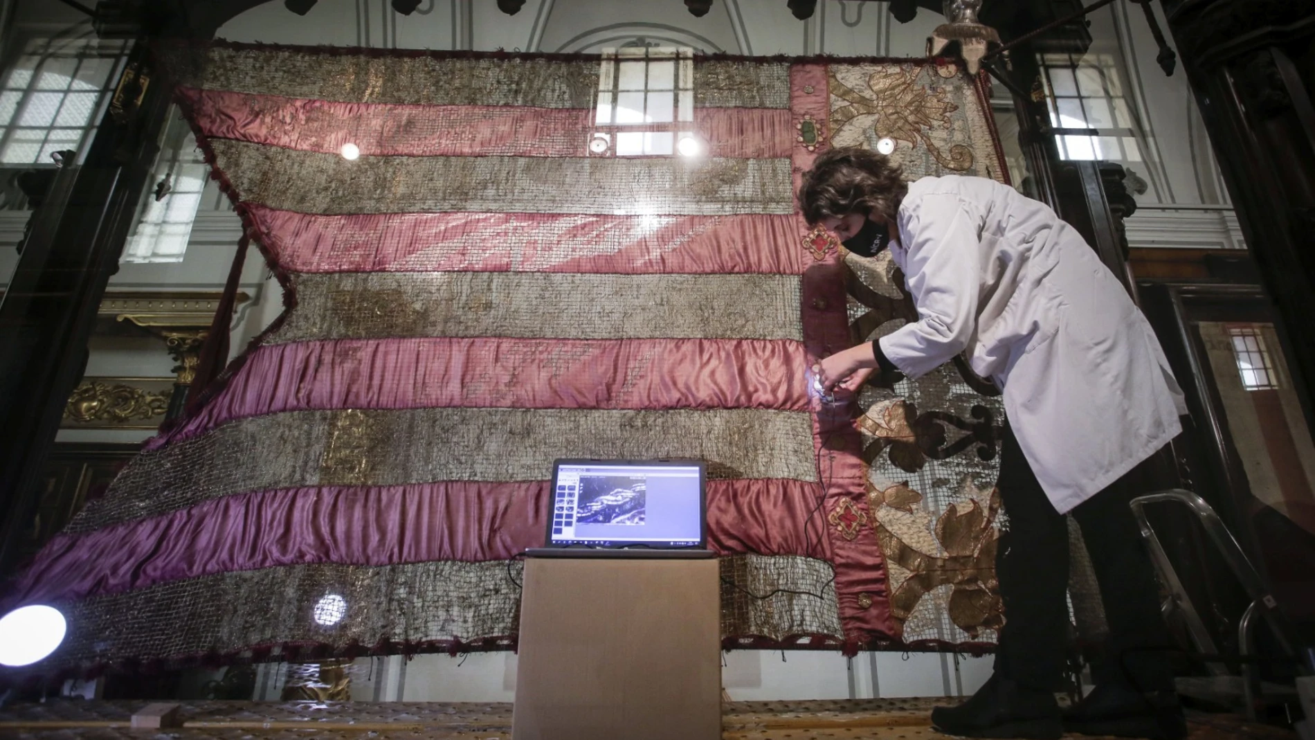 El Ayuntamiento de Valencia licita la elaboración de la nueva réplica de la Senyera, que será fiel a la antigua