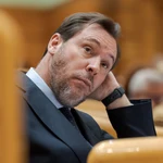 Óscar Puente la lía en redes al recordar un acto de Abascal de hace diez años: "No sabes qué estás publicitando"