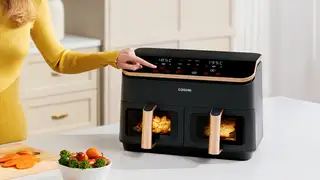 La freidora de aire tiene dos cestas, ambas con ventanas Cosori Dual Basket
