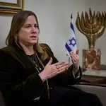 Entrevista con Dana Erlich, encargada de negocios de la Embajada israelí en España. © Alberto R. Roldán / Dia