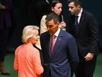 Sánchez agradece las llamadas de apoyo de Von der Leyen, Costa y Macron tras la amenaza de embargo de Trump Europa se distancia de Sánchez: Von der Leyen potencia mensajes opuestos a la posición del Gobierno sobre Irán