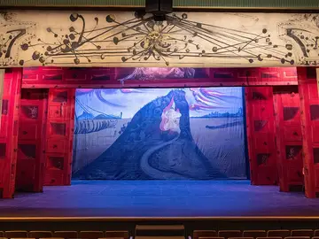 El telón que creó Dalí para "Bacchanale" El telón que creó Dalí para "Bacchanale"