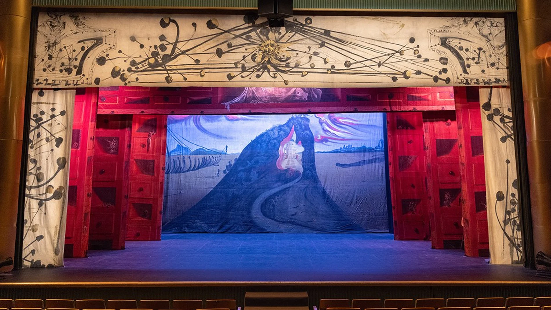 El telón que creó Dalí para "Bacchanale"