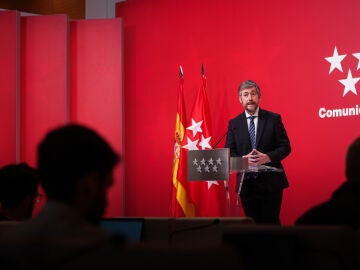 Madrid ve a Pedro S&aacute;nchez "el tonto &uacute;til de las dictaduras"