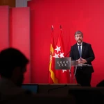 Madrid ve a Pedro Sánchez "el tonto útil de las dictaduras"