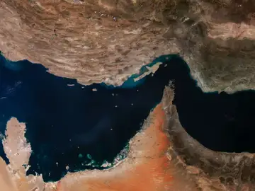 Vista desde un satélite del Estrecho de Ormuz Vista desde un satélite del Estrecho de Ormuz
