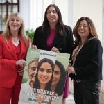 Carolina Espa&ntilde;a, Loles L&oacute;pez y Mar&iacute;a del Carmen Castillo, ayer en San Telmo tras el Consejo de Gobierno