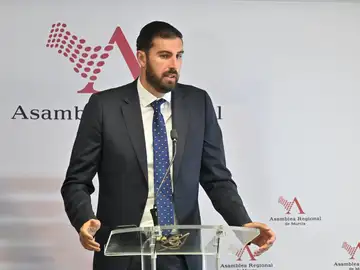 La Asamblea de Murcia rechaza el escrito de Vox para retirar la portavocía a Antelo La Asamblea de Murcia rechaza el escrito de Vox para retirar la portavocía a Antelo