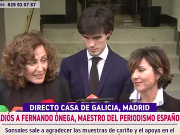 Los hijos de Fernando Ónega agradecen el cariño recibido tras la muerte de su padre Los hijos de Fernando Ónega agradecen el cariño recibido tras la muerte de su padre