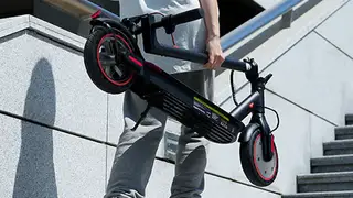 Una opción interesante para empezar en la movilidad eléctrica urbana iScooter i9