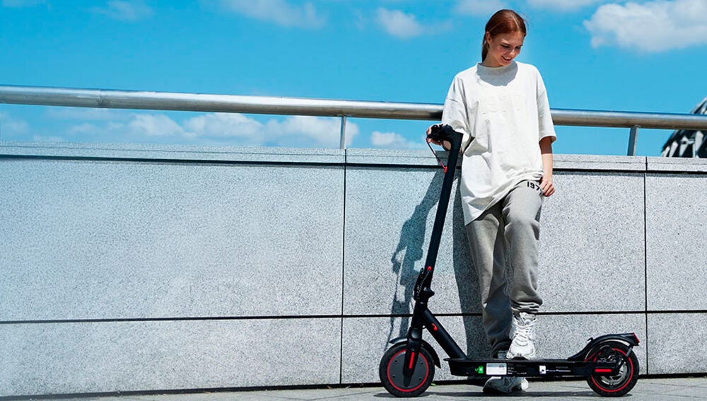 Su diseño plegable facilita su guardado y traslado