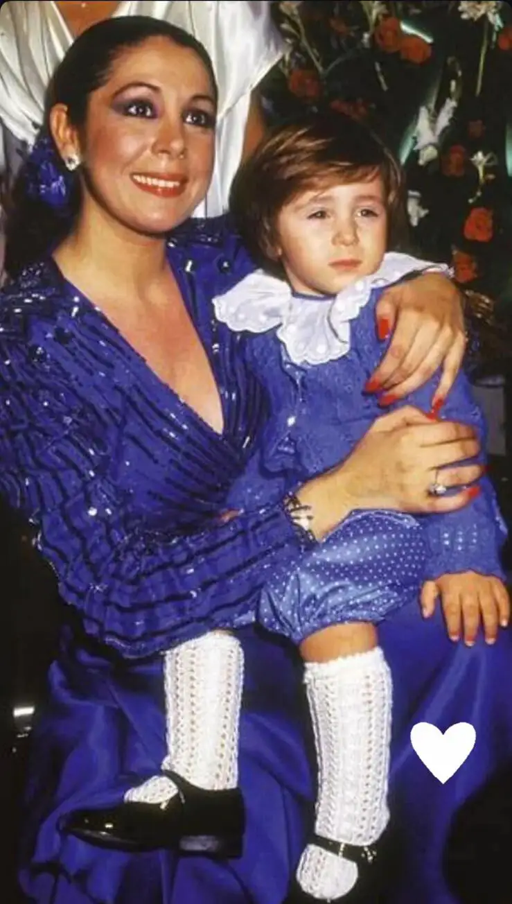 Foto subida por Kiko Rivera con Isabel Pantoja