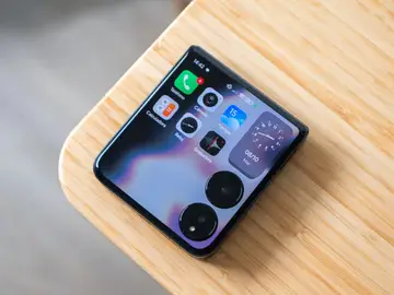 El Xiaomi Mix Flip apuesta por un diseño plegable tipo concha muy compacto Xiaomi Mix Flip