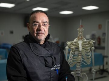 Dr. David Abej&oacute;n