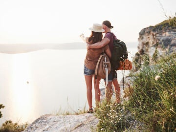 El CIS lo confirma: el 92 % de los espa&ntilde;oles considera que es importante viajar en pareja para una relaci&oacute;n amorosa