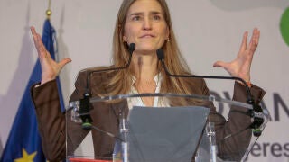 SIG&Uuml;ENZA (GUADALAJARA), 05/03/2026.- La vicepresidenta del Gobierno y ministra para la Transici&oacute;n Ecol&oacute;gica y Reto Demogr&aacute;fico, Sara Aagesen, clausura la jornada &lsquo;Innovando en Igualdad. Mujeres e iniciativas transformadoras para el desarrollo territorial sostenible&rsquo;, este jueves en Sig&uuml;enza. EFE/ Pepe Zamora 
