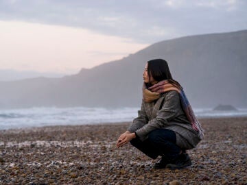 La psicolog&iacute;a explica por qu&eacute; las personas atractivas y amables a veces no tienen amigos cercanos: suelen ser valoradas por lo que ofrecen, no por qui&eacute;nes son