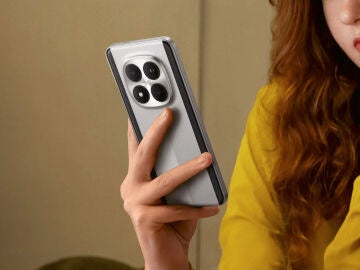 POCO M8 Pro 5G en la mano