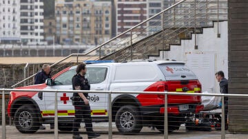 Fallece un pescador tras caer al agua en San Sebasti&aacute;n
