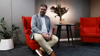 'La Hija', nueva novela de Sergio del Molino, MADRID, 05/03/2026.- El escritor Sergio del Molino, que regresa a las librerías con 'La hija', una extensa novela que aborda la historia casi desconocida de Rosario Weiss, oculta tras la larga sombra de Francisco de Goya, tras 'Los alemanes' (Premio Alfaguara de novela 2024), este jueves en Madrid. EFE/ Marcos Villaoslada