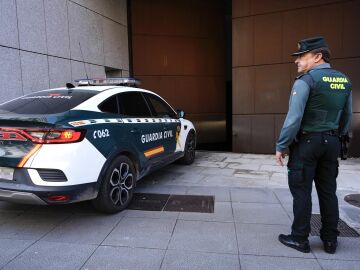 El juicio a los padres acusados de encerrar a sus hijos en un chalet de Fitoria (Oviedo), el 10 y 11 de marzo